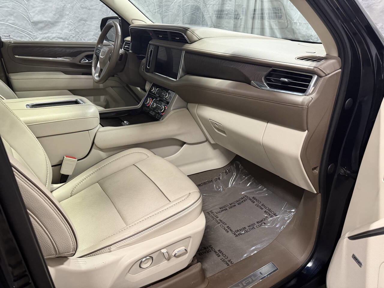 Used 2023 GMC Yukon Denali AWD/4WD image 10