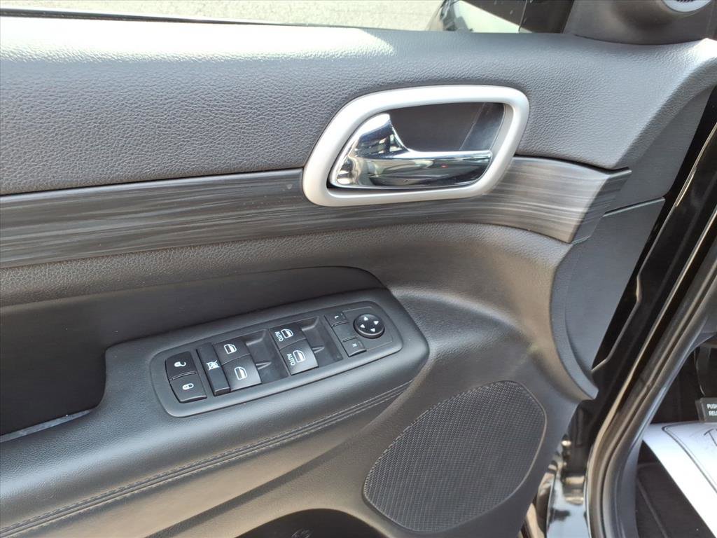 Used 2020 Jeep Grand Cherokee Altitude image 14