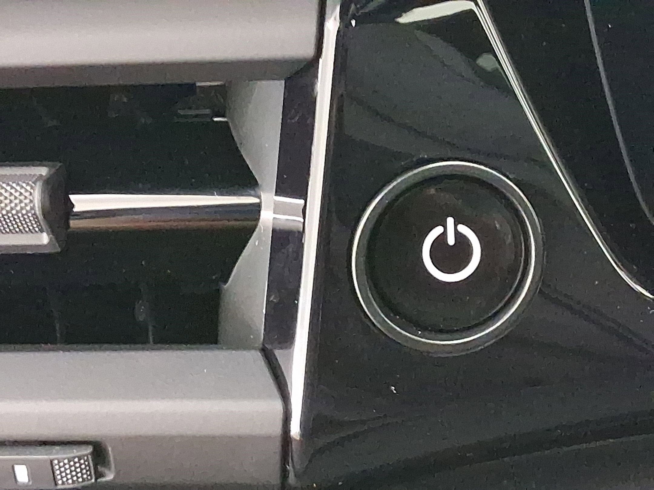 New 2025 Porsche Macan Electric image 23