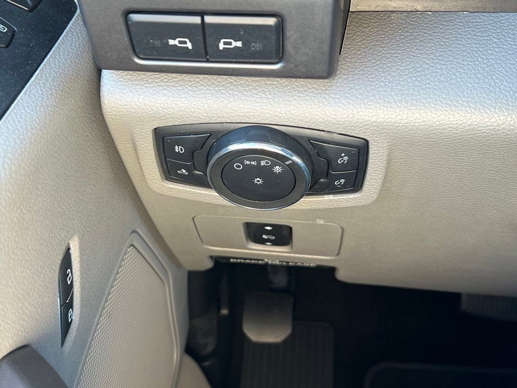 Used 2020 Ford F250 XLT w/ XLT Premium Package AWD/4WD image 33