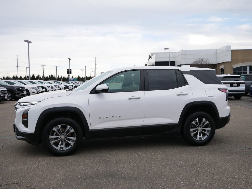 Used 2025 Chevrolet Equinox LT image 4