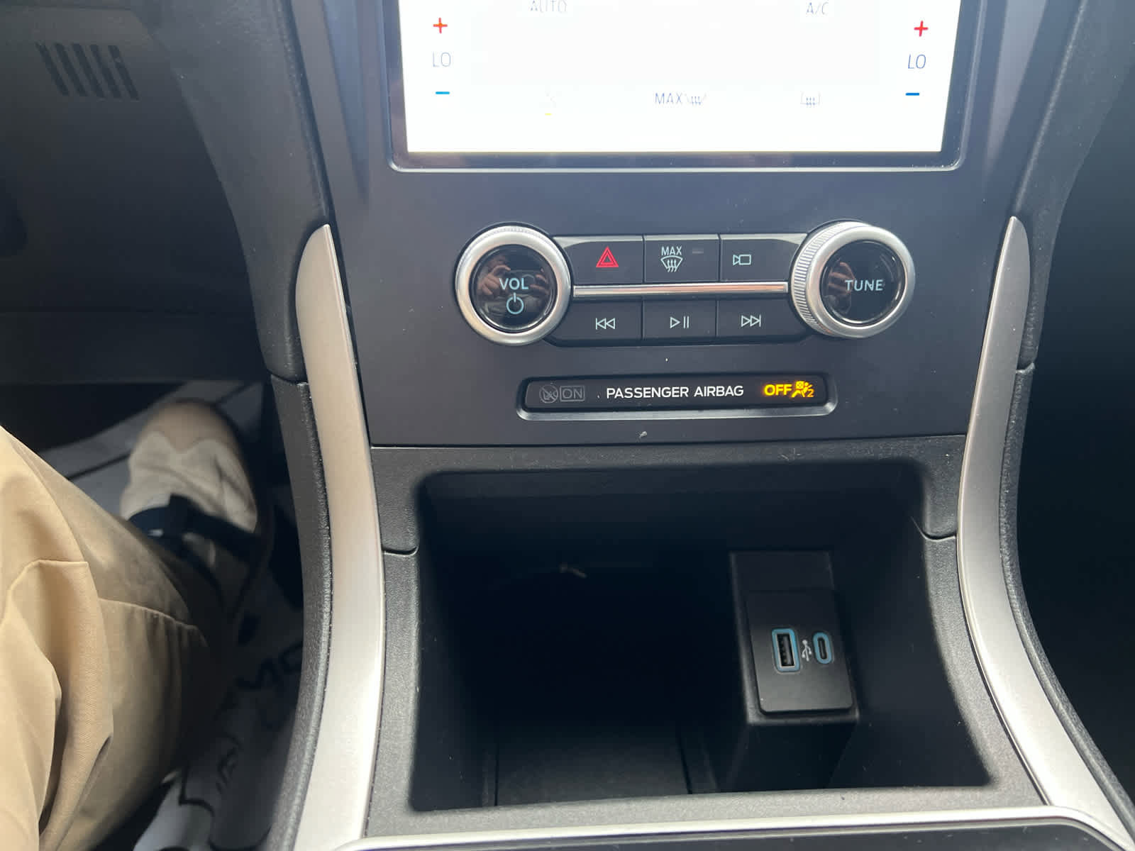 Used 2022 Ford Edge SE image 29