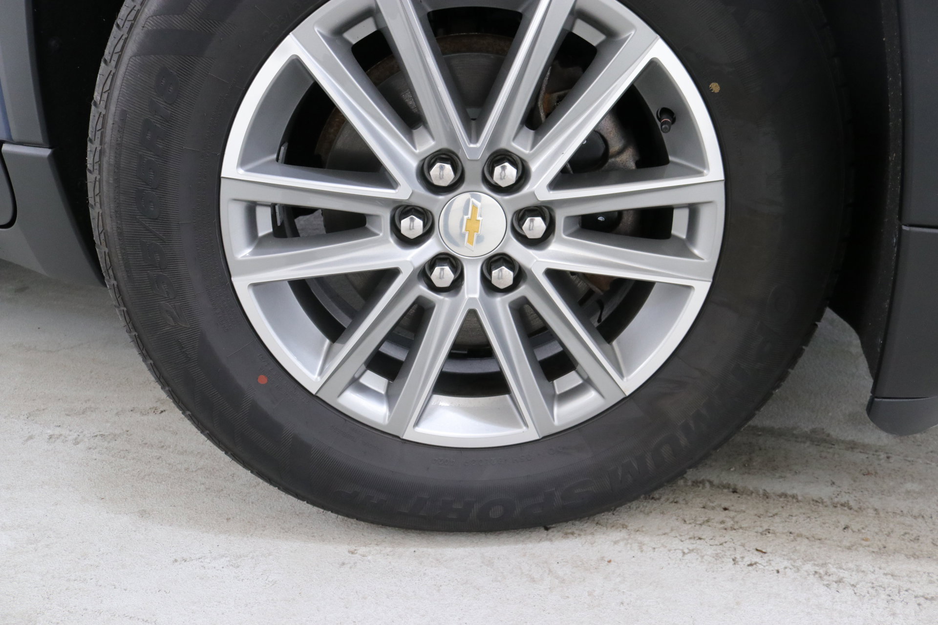 Used 2023 Chevrolet Traverse LT image 31