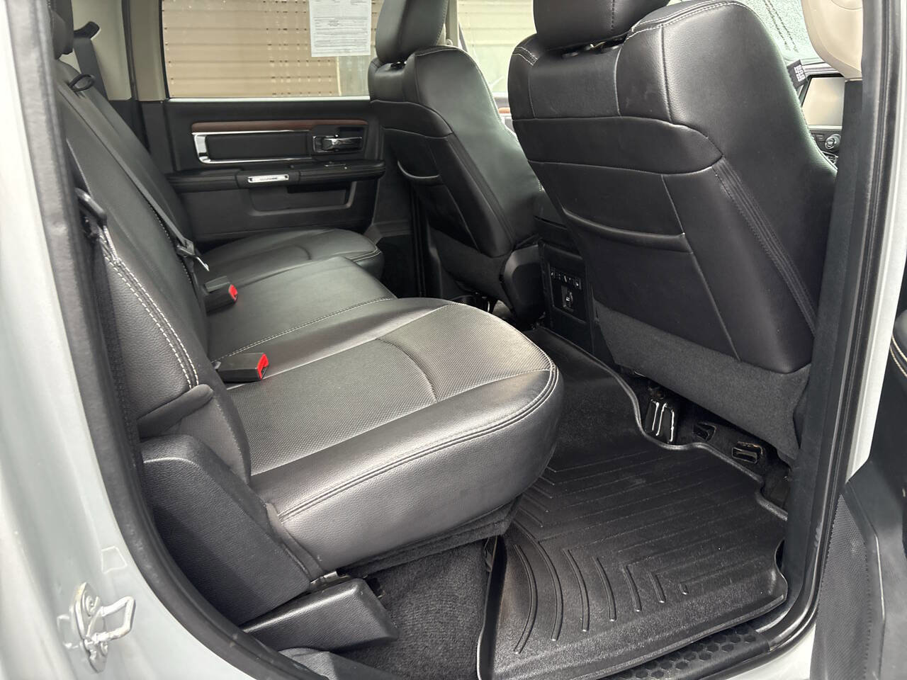 Used 2016 RAM 1500 Laramie image 9