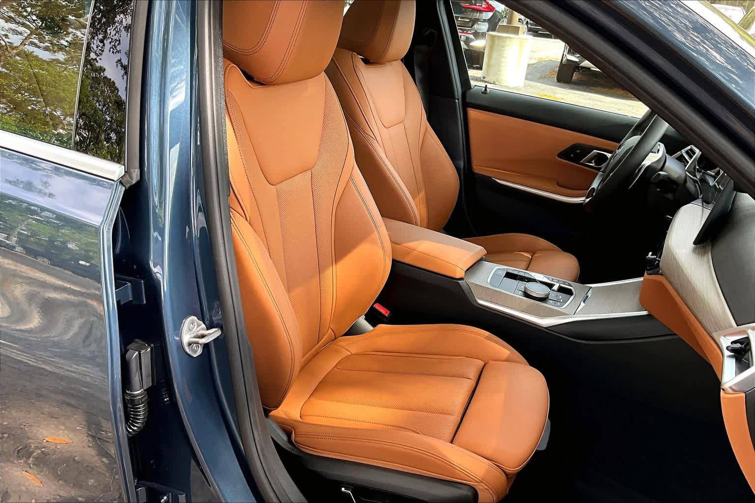 Certified 2025 BMW 330i Sedan RWD image 9