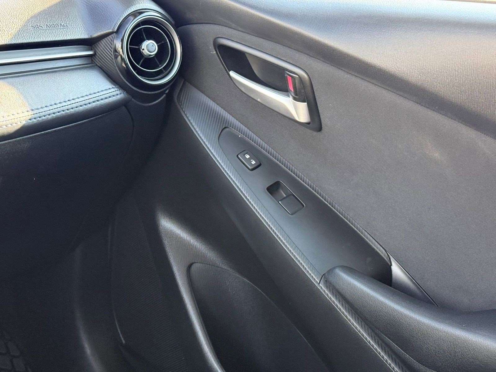 Used 2019 Toyota Yaris LE image 23