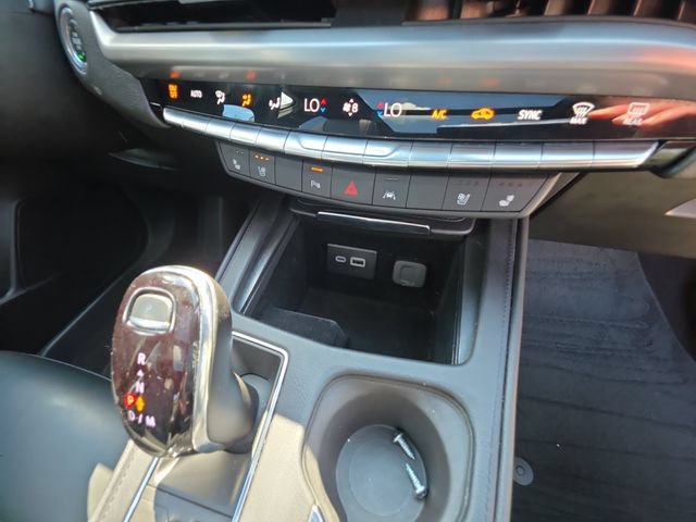 Used 2024 Cadillac XT4 Premium Luxury AWD/4WD image 20