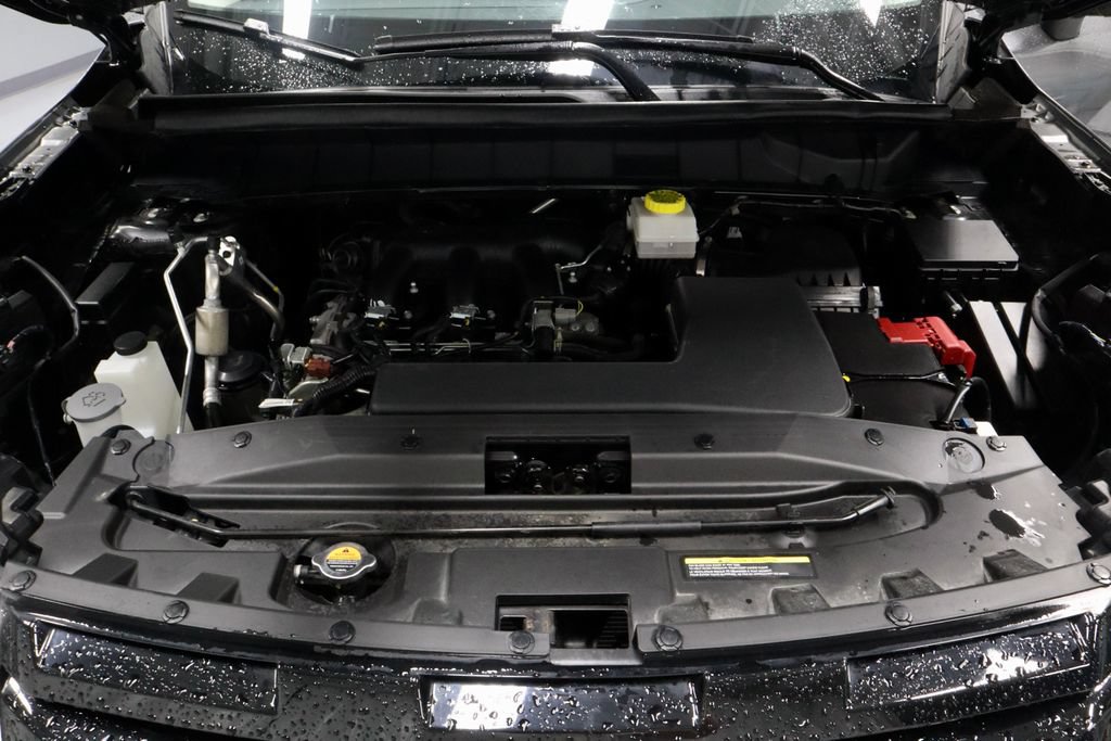Certified 2025 Nissan Pathfinder SV AWD/4WD image 17