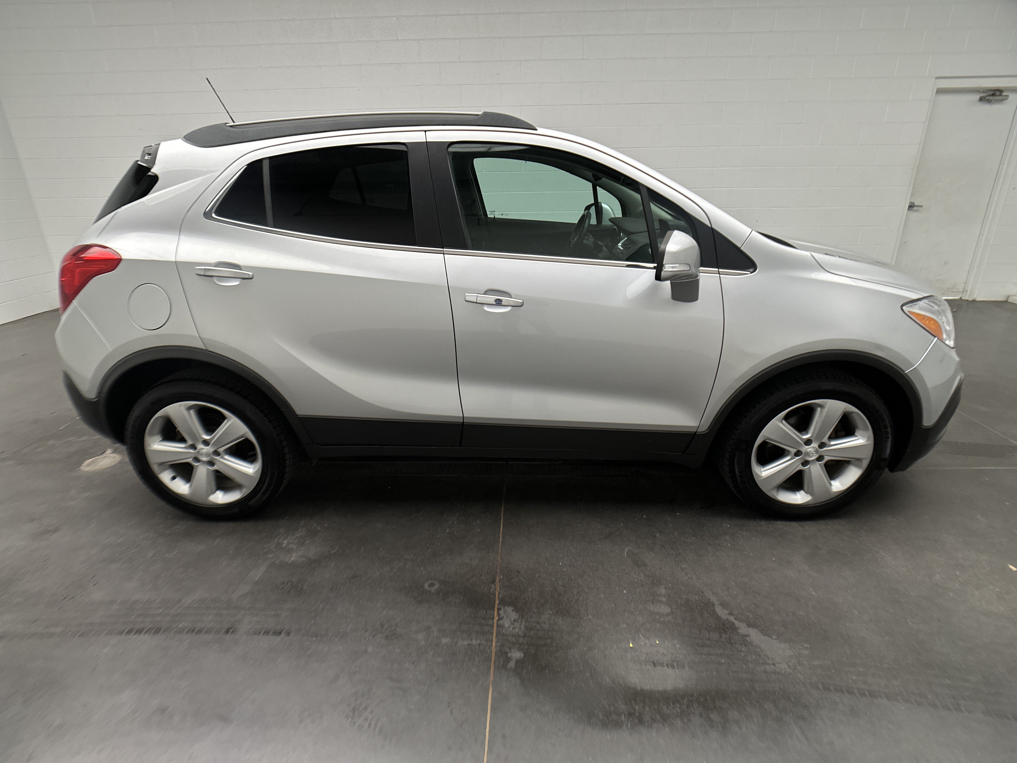 Used 2016 Buick Encore FWD image 9