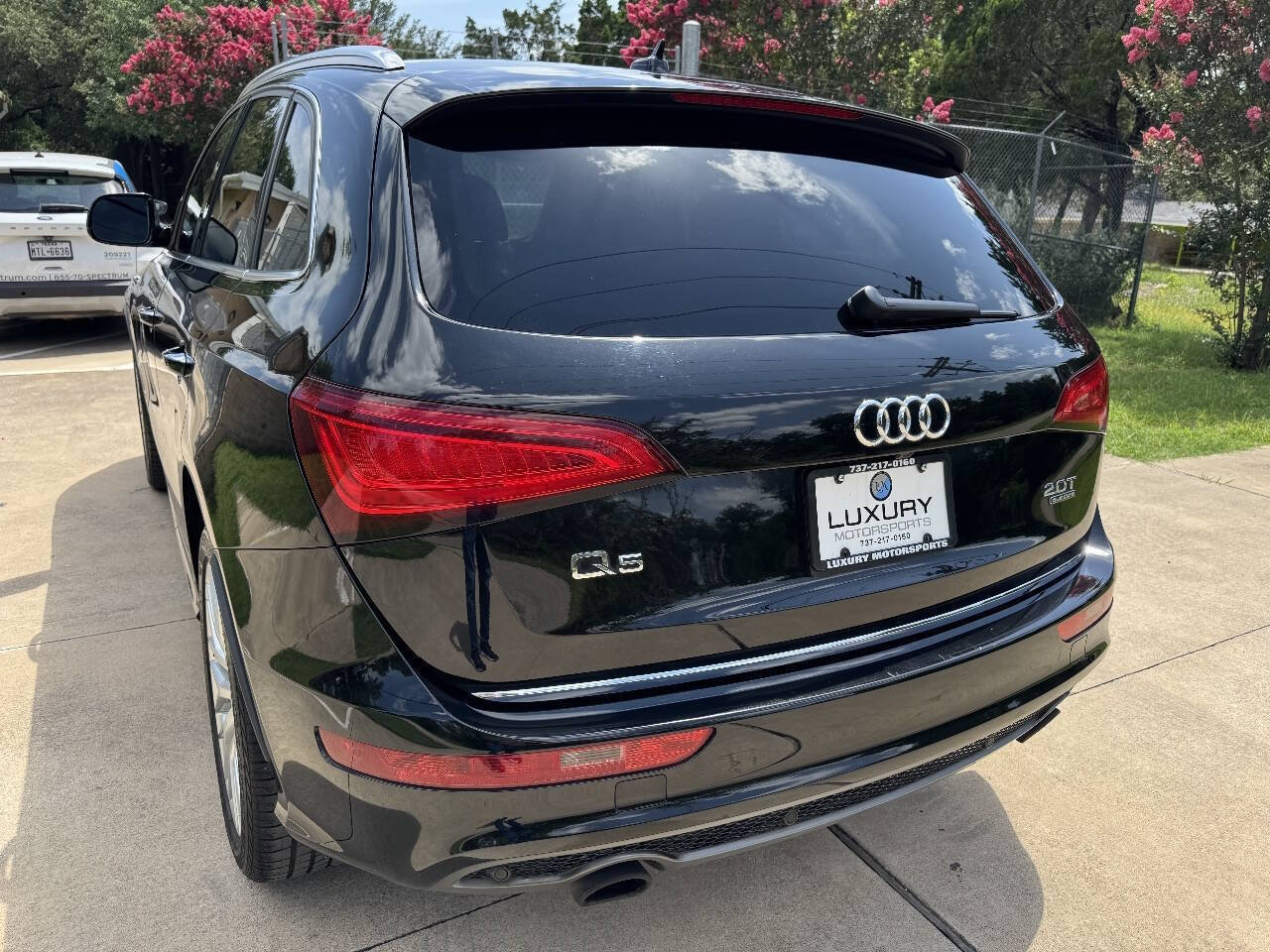 Used 2017 Audi Q5 2.0T Premium Plus w/ Technology Package AWD/4WD image 12