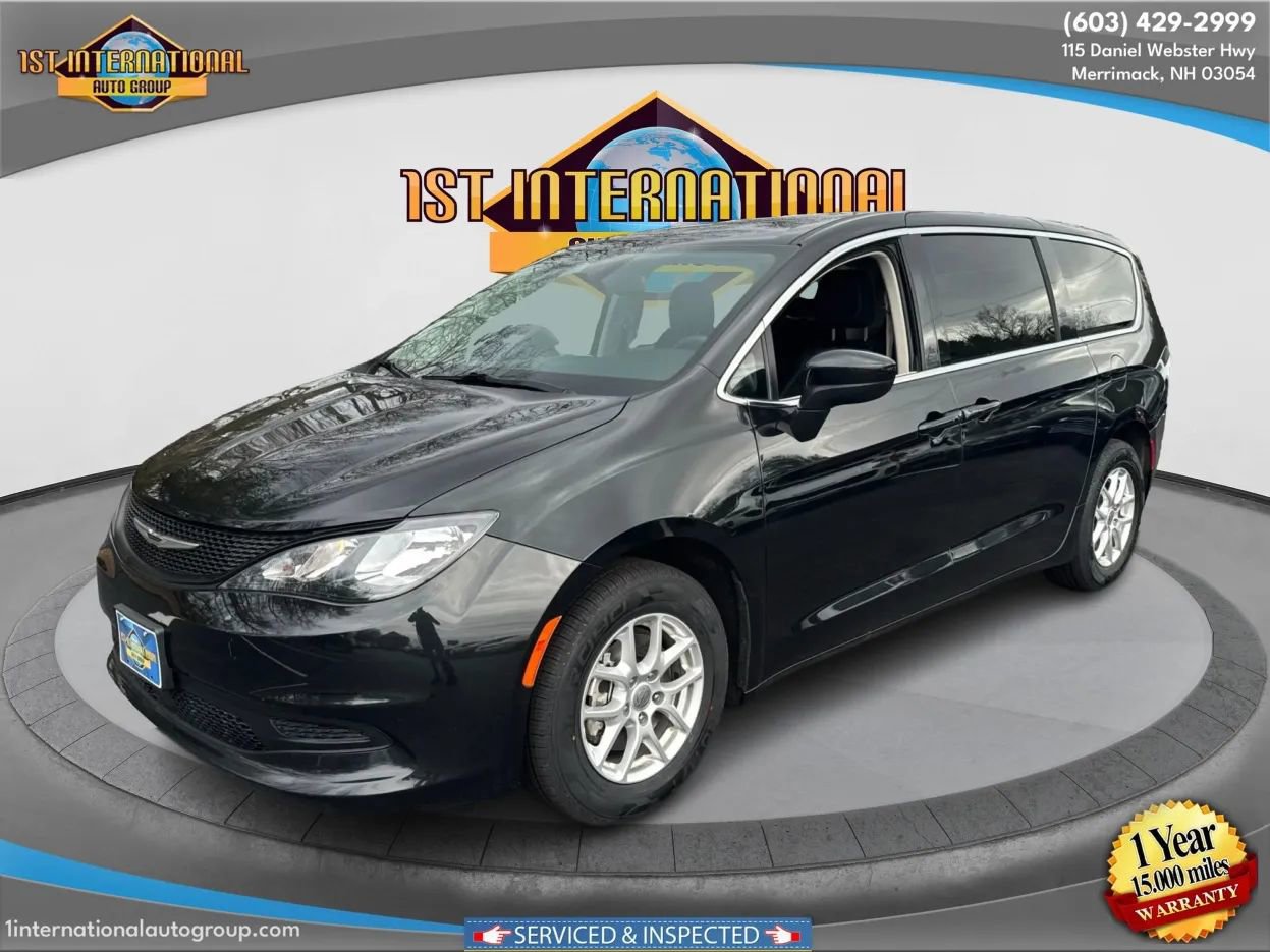 Used 2022 Chrysler Voyager LX image 1