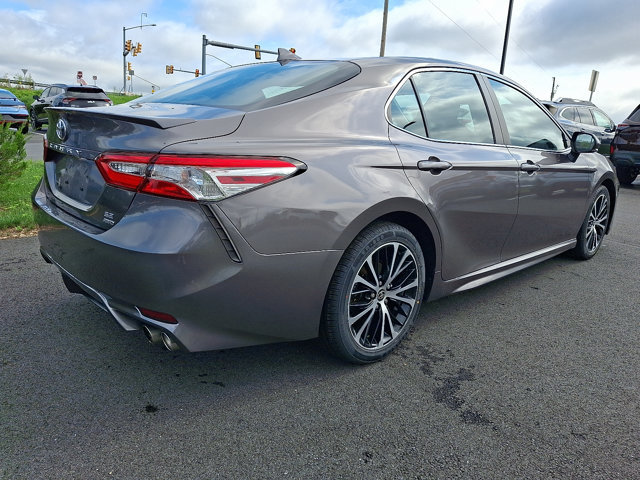 Used 2020 Toyota Camry SE w/ Cold Weather Package AWD/4WD image 7