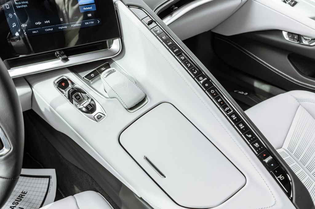 Used 2024 Chevrolet Corvette Stingray Premium Cpe w/ Battery Protection Package image 21