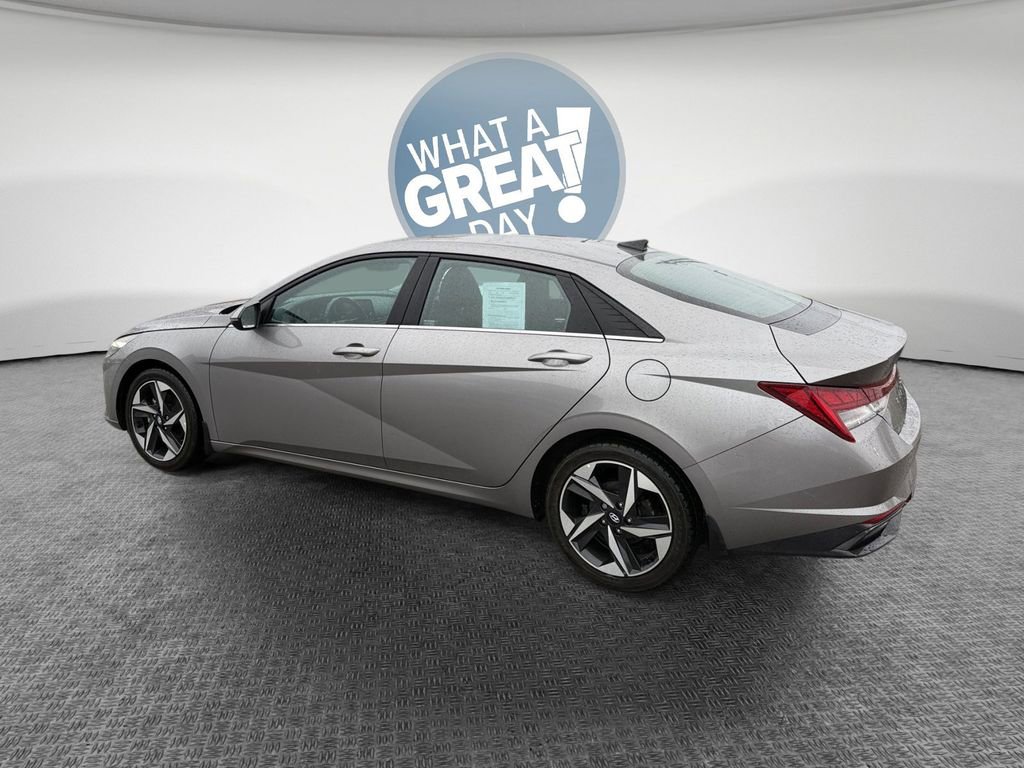 Used 2022 Hyundai Elantra SEL w/ Convenience + Premium Package image 4