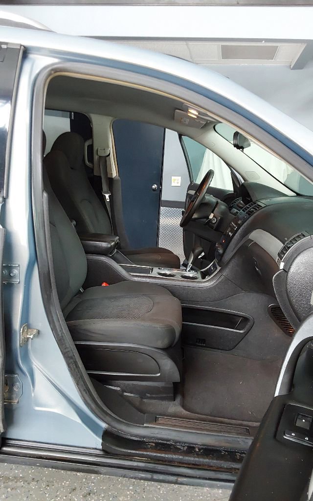 Used 2008 Saturn Outlook XE image 12