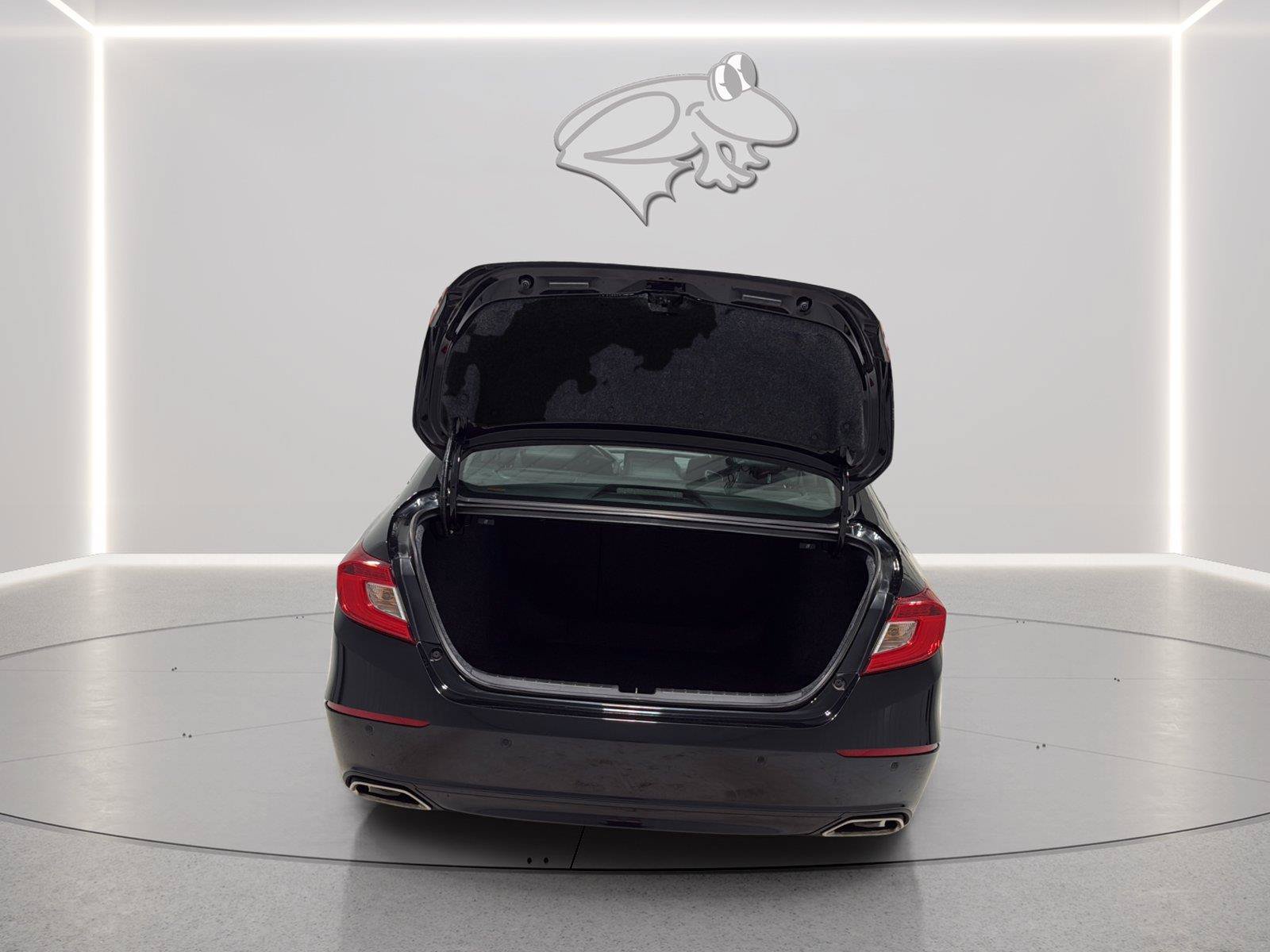 Used 2021 Honda Accord Touring image 11