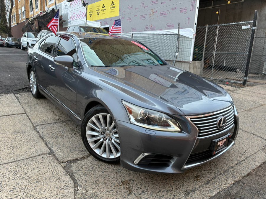 Used 2013 Lexus LS 460 AWD w/ Comfort Pkg image 3