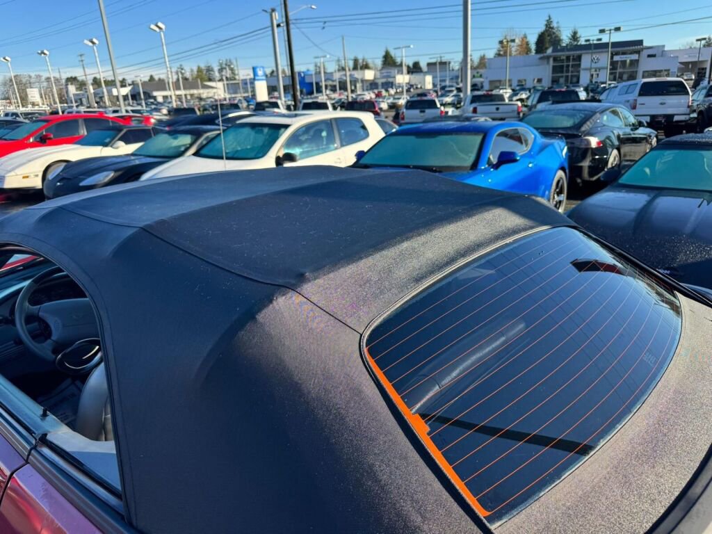 Used 2004 Ford Mustang Deluxe image 19