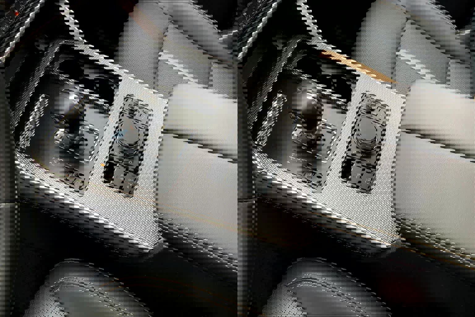 Used 2024 MAZDA CX-90 3.3 Turbo S w/ Premium Package image 17