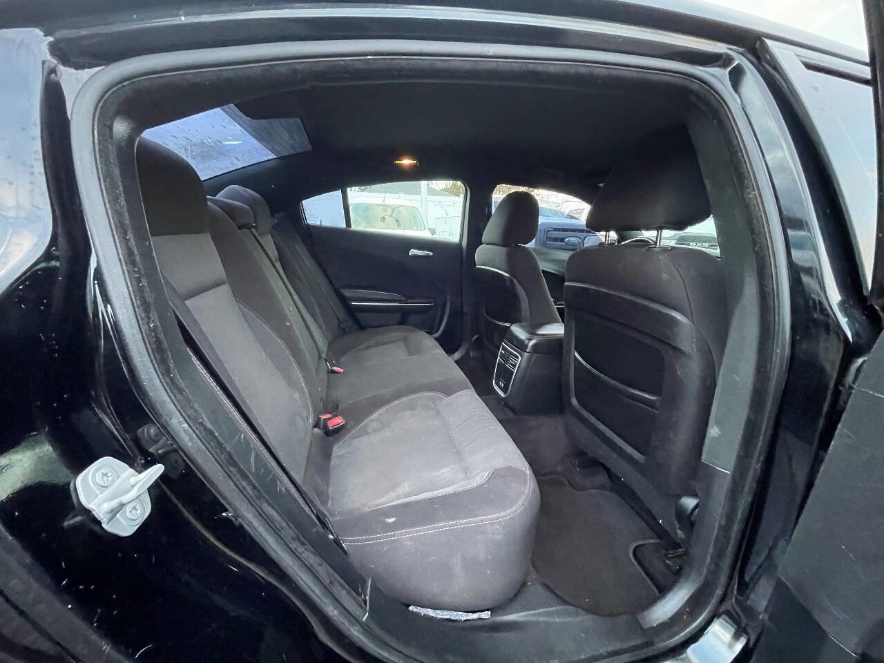 Used 2018 Dodge Charger SXT image 28