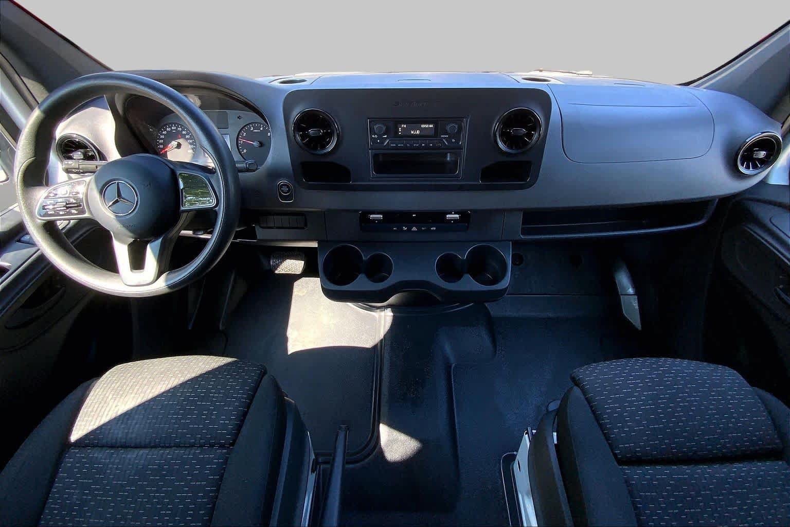 Used 2022 Mercedes-Benz Sprinter 2500 image 17