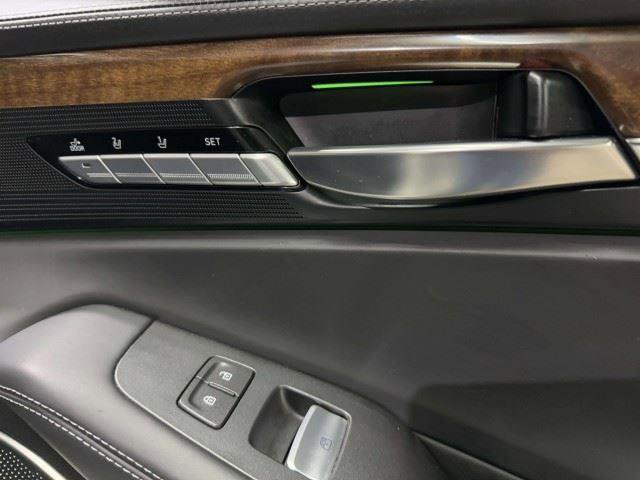 Used 2019 Genesis G90 5.0 Ultimate RWD image 55