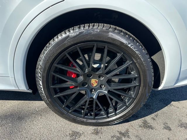 Used 2023 Porsche Cayenne GTS image 32