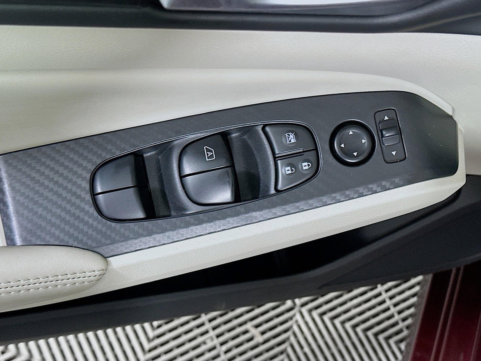 Used 2025 Nissan Altima 2.5 SV image 15