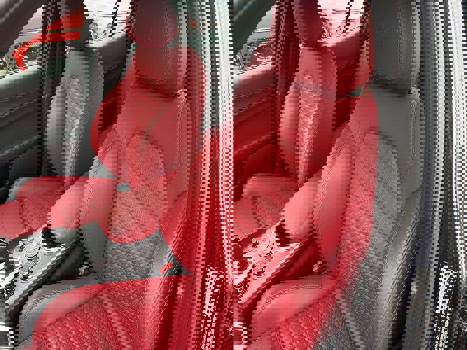 Used 2022 Alfa Romeo Giulia Veloce image 11