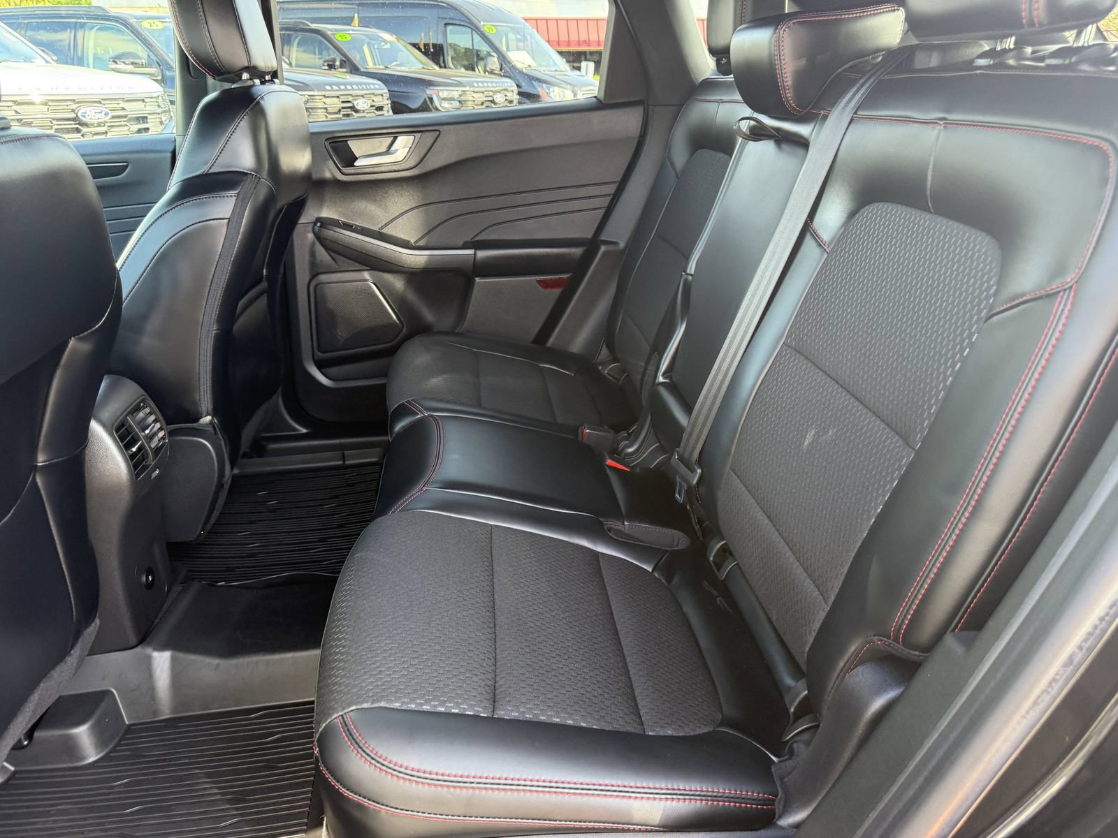 Used 2025 Ford Escape ST-Line Select AWD/4WD image 16