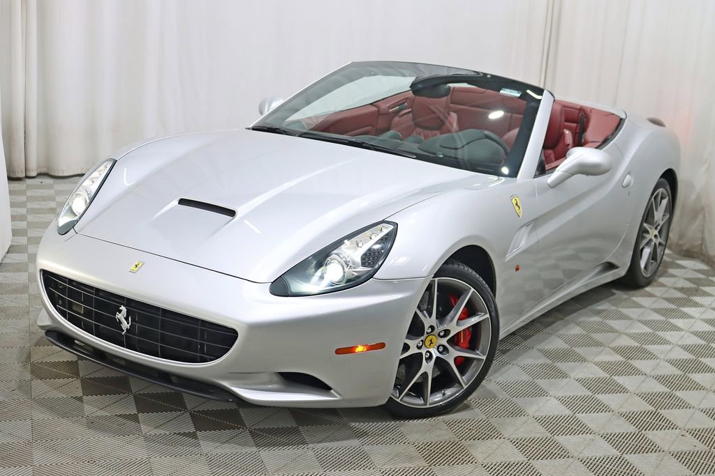 Used 2010 Ferrari California RWD image 7