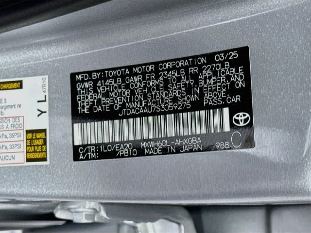 Certified 2025 Toyota Prius XLE FWD image 32
