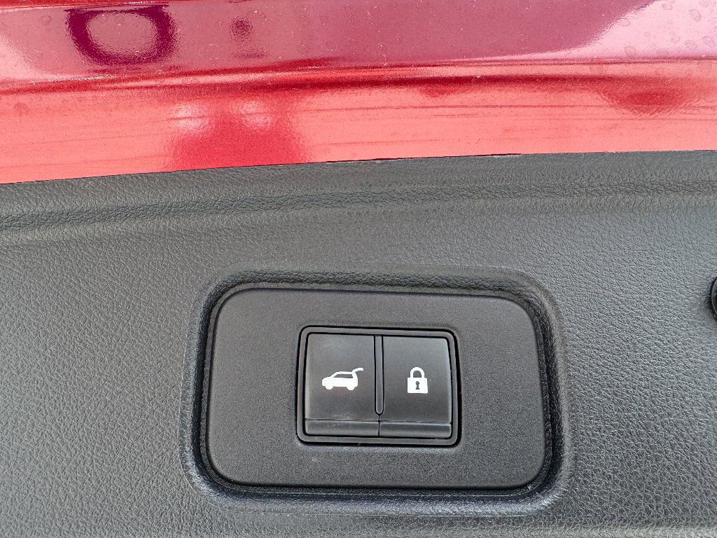 Used 2022 Nissan Pathfinder SL image 16