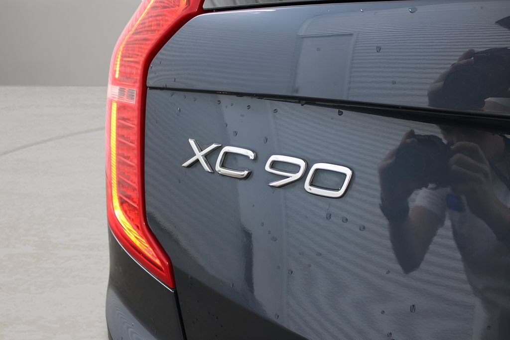 Certified 2023 Volvo XC90 B6 Ultimate w/ Protection Package Premier AWD/4WD image 31
