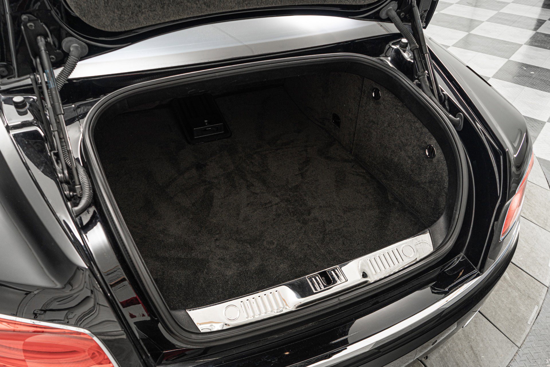 Used 2015 Bentley Flying Spur W12 image 19