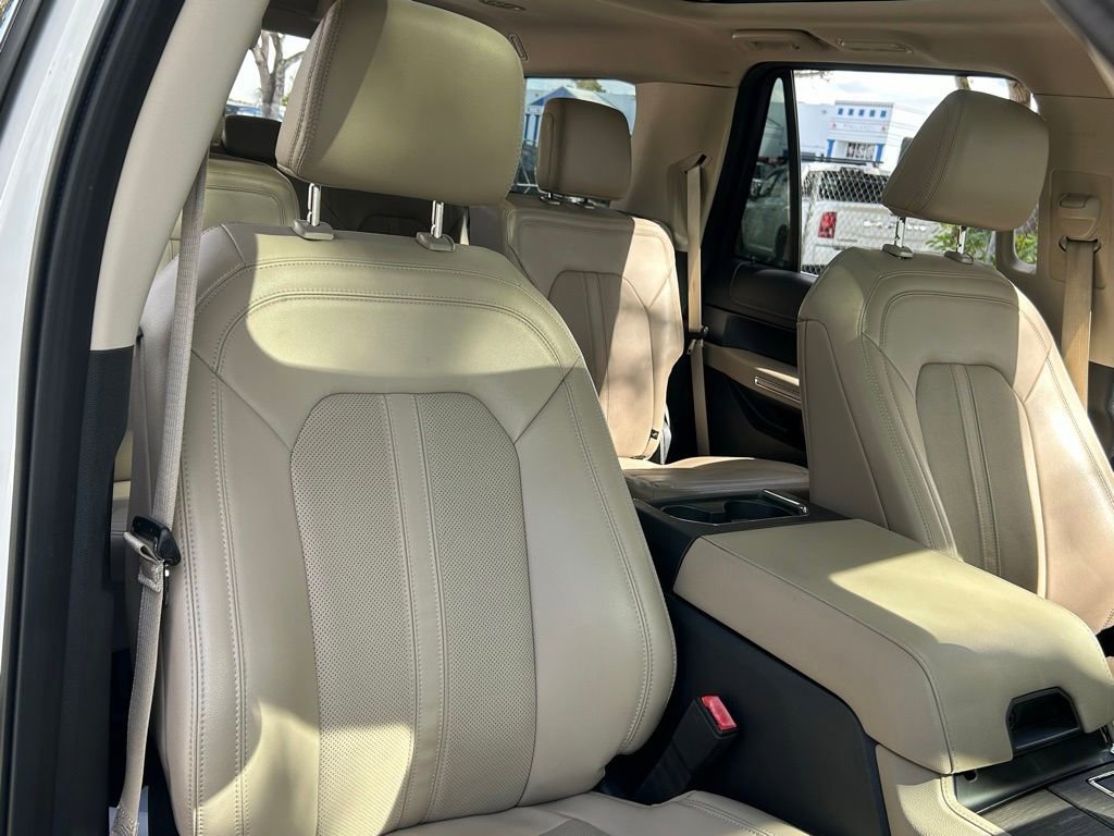 Used 2022 Ford Expedition Limited image 40