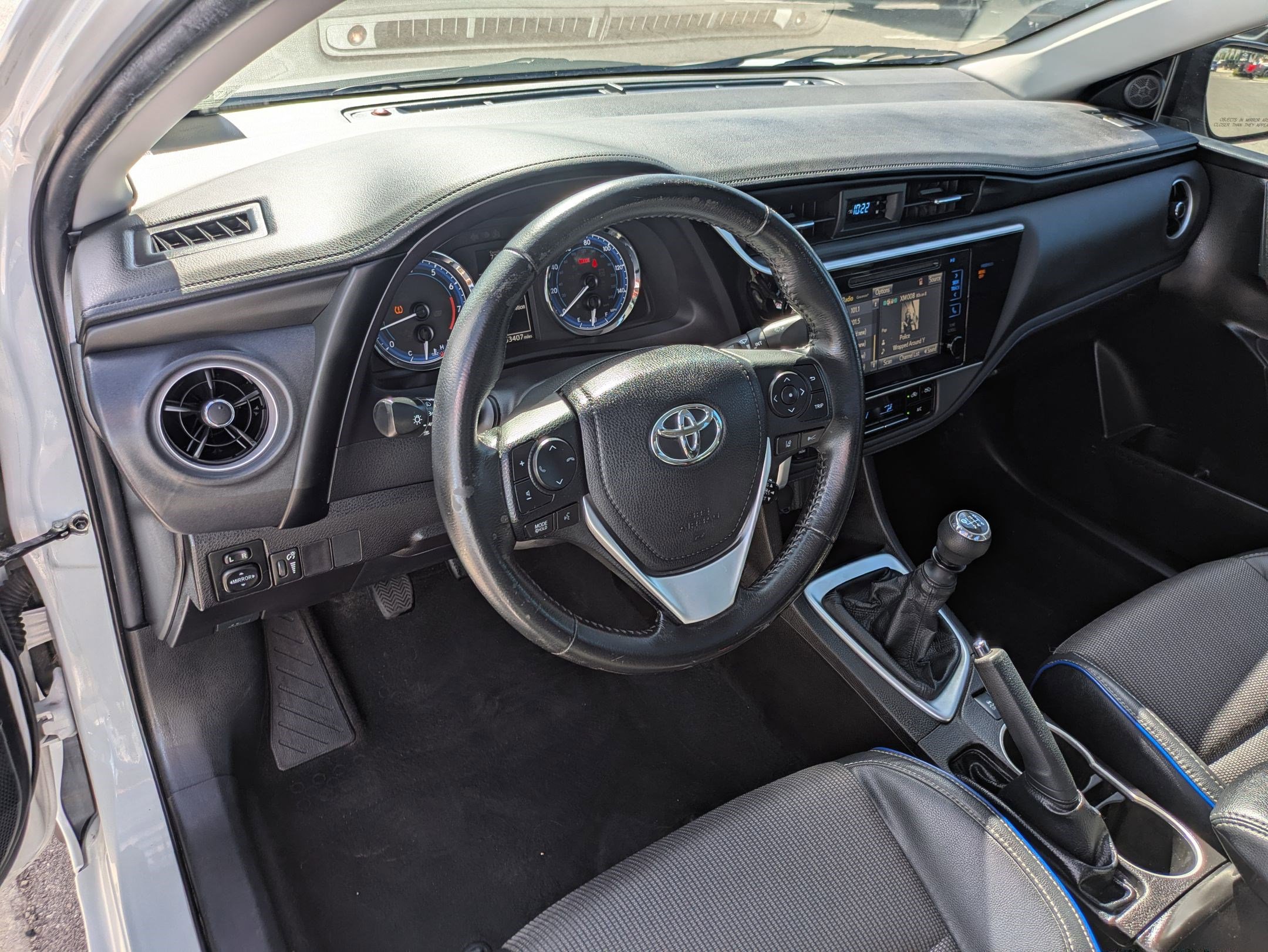 Used 2019 Toyota Corolla SE FWD image 16