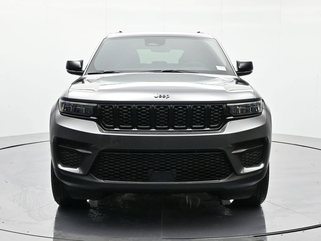 New 2025 Jeep Grand Cherokee Altitude image 2