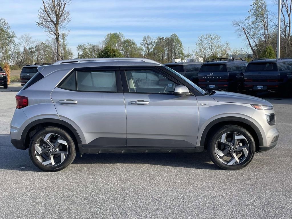 Certified 2024 Hyundai Venue SEL image 29