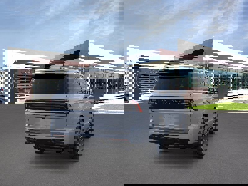 New 2025 Lincoln Navigator Reserve image 8