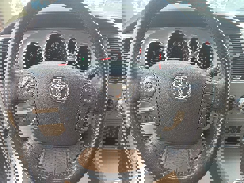 Used 2011 Toyota Sequoia Limited image 15