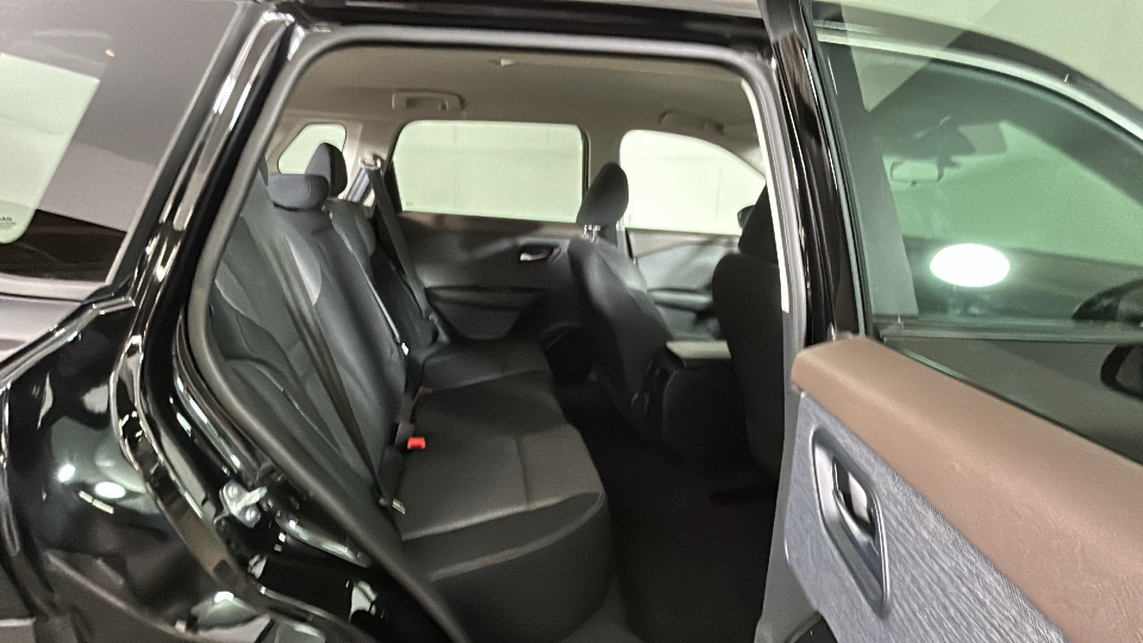 Used 2023 Nissan Rogue SV AWD/4WD image 34