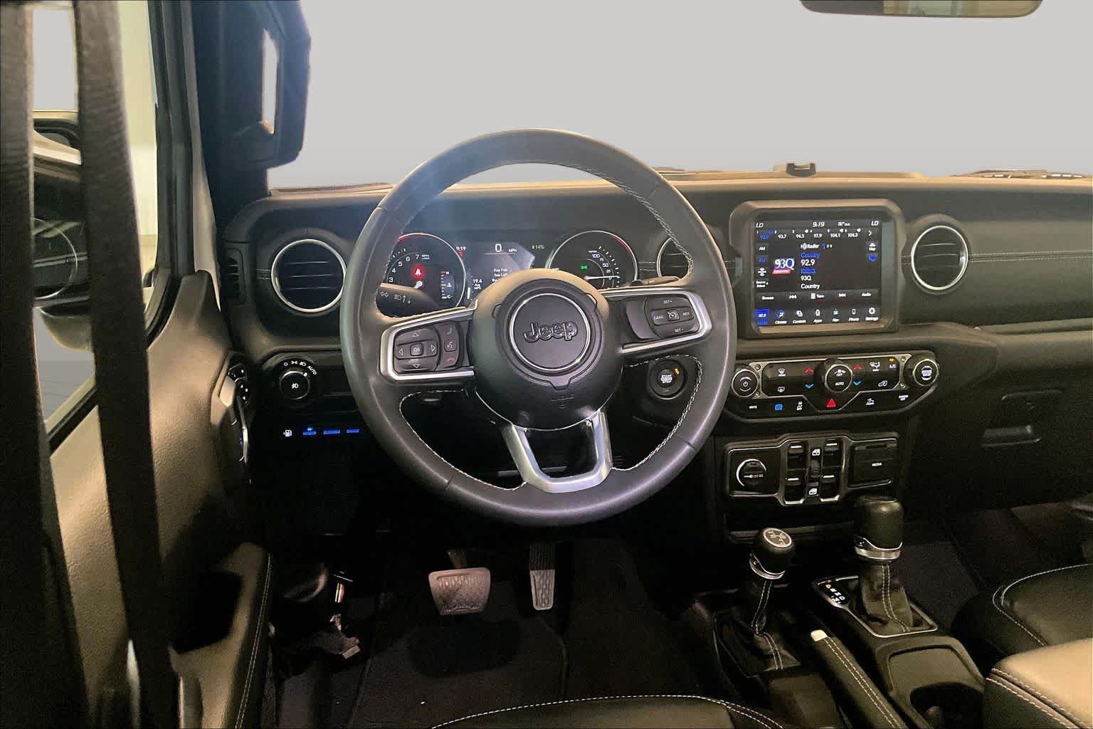 Used 2023 Jeep Wrangler Unlimited Sahara AWD/4WD image 16