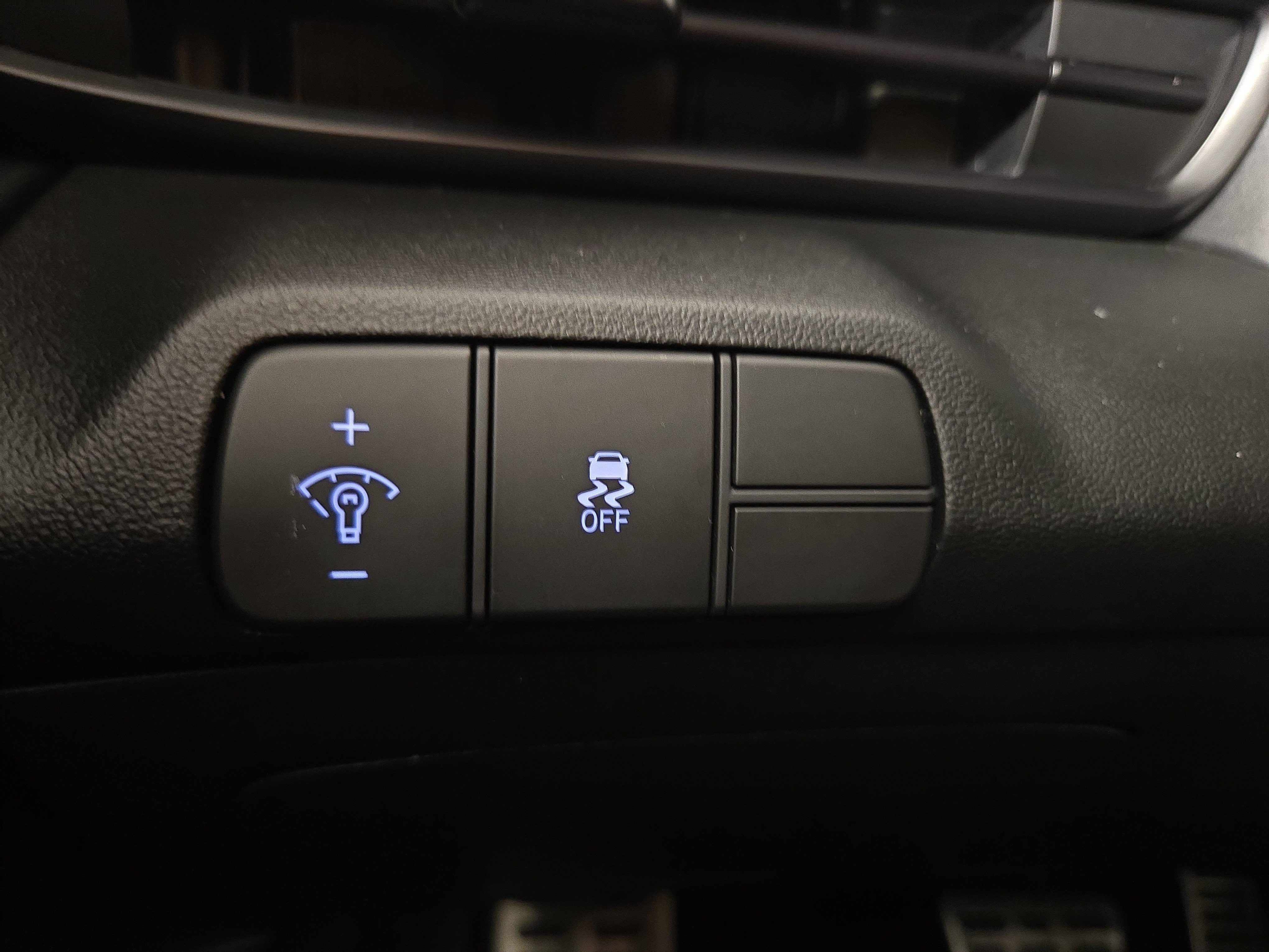 Used 2025 Hyundai Elantra Sport FWD image 24
