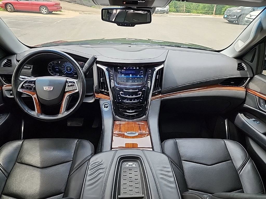 Used 2016 Cadillac Escalade ESV Luxury AWD/4WD image 17