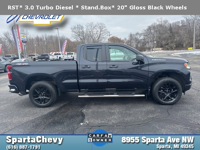 Used 2023 Chevrolet Silverado 1500 RST image 2