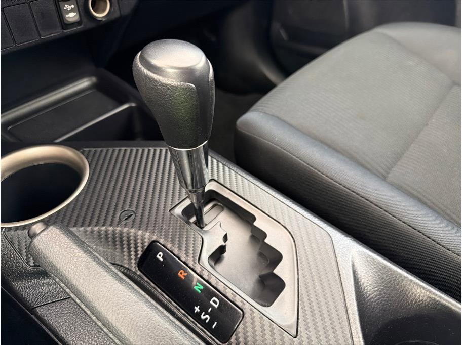 Used 2015 Toyota RAV4 LE image 21