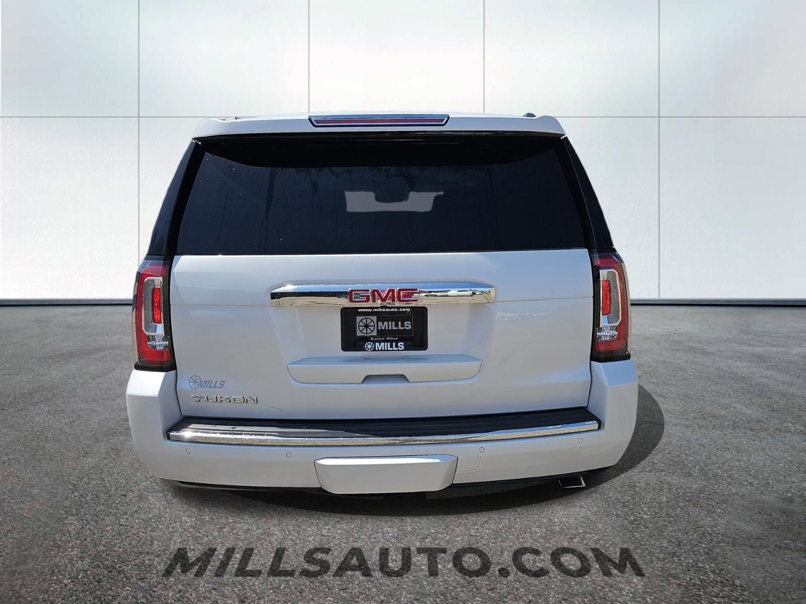 Used 2017 GMC Yukon Denali w/ Open Road Package AWD/4WD image 6