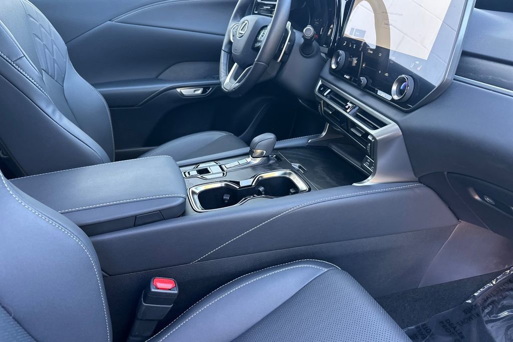 Certified 2025 Lexus RX 350 Premium w/ Accessory Package (Z1) FWD image 16
