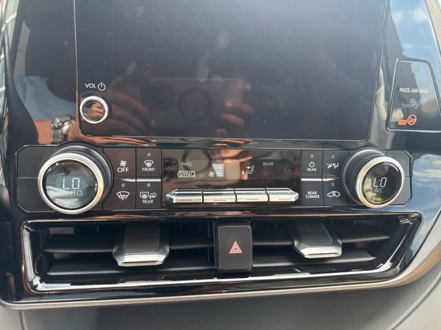 Used 2023 Toyota Highlander LE AWD/4WD image 15